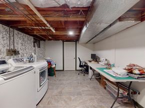10 Glen Cir, Waltham MA 02451