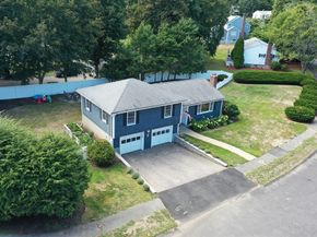 10 Glen Cir, Waltham MA 02451