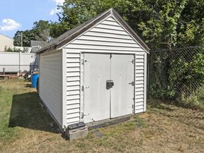 16 Walnut St, Templeton MA 01436