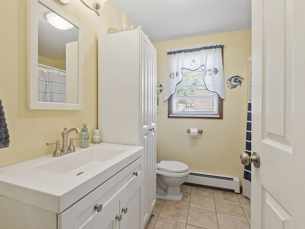 16 Walnut St, Templeton MA 01436