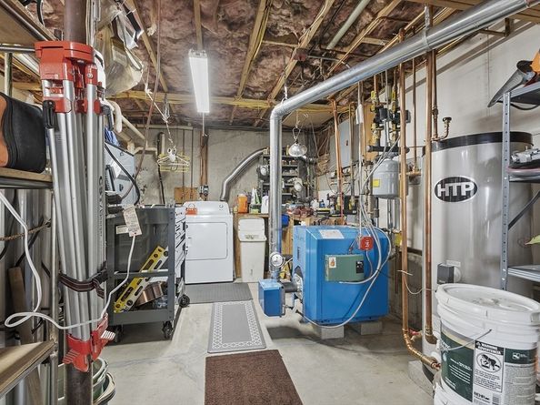 16 Walnut St, Templeton MA 01436