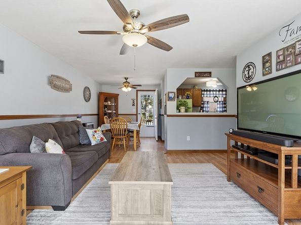 16 Walnut St, Templeton MA 01436