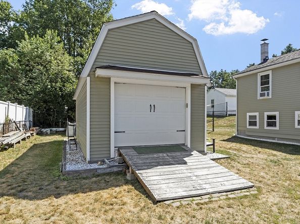 16 Walnut St, Templeton MA 01436