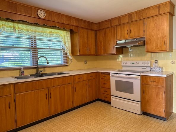 70 Harrington Way, Worcester MA 01604