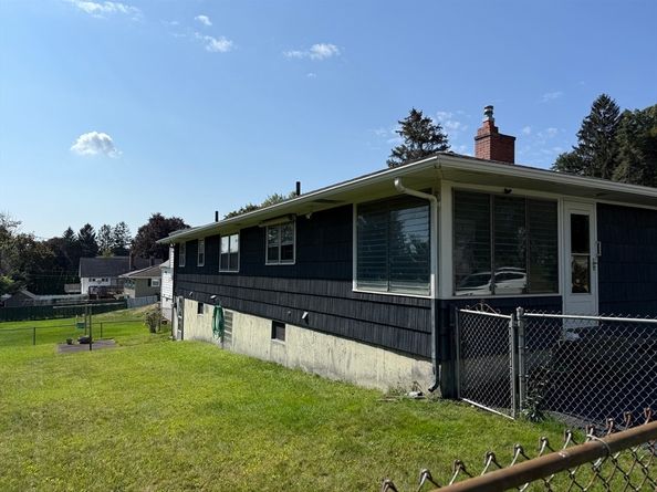 70 Harrington Way, Worcester MA 01604