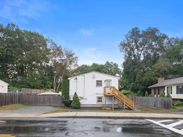 83 Merrimac St, Woburn MA 01801