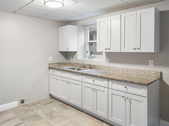 83 Merrimac St, Woburn MA 01801