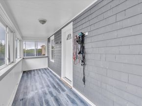 23 Dryden St, Worcester MA 01605
