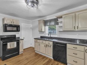 23 Dryden St, Worcester MA 01605