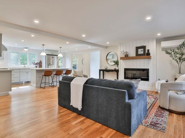 29 Columbus Ave, Newburyport MA 01950