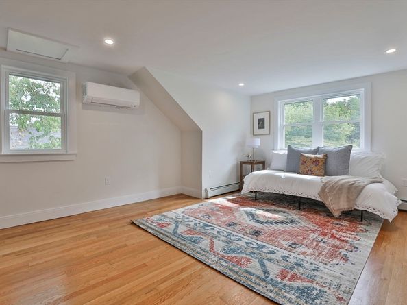 29 Columbus Ave, Newburyport MA 01950