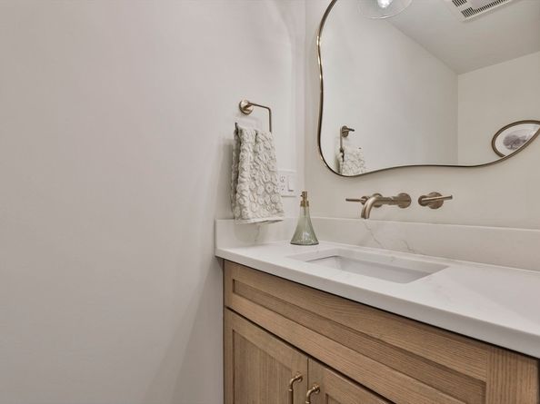 29 Columbus Ave, Newburyport MA 01950