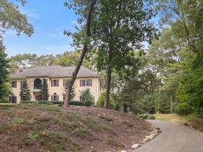 62 Walpole St, Dover MA 02030