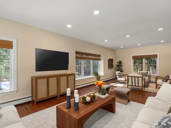 62 Walpole St, Dover MA 02030