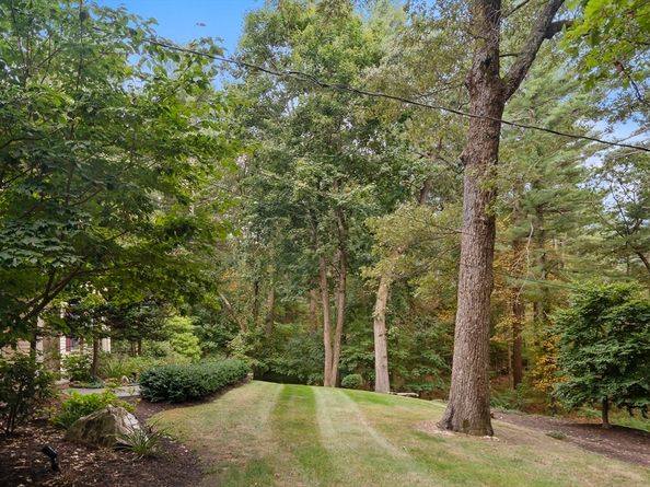 62 Walpole St, Dover MA 02030