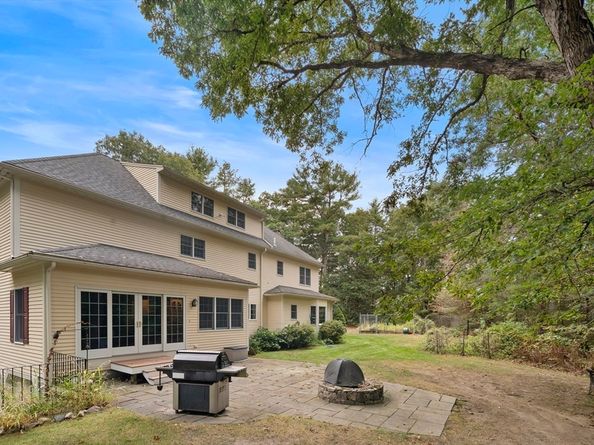 62 Walpole St, Dover MA 02030