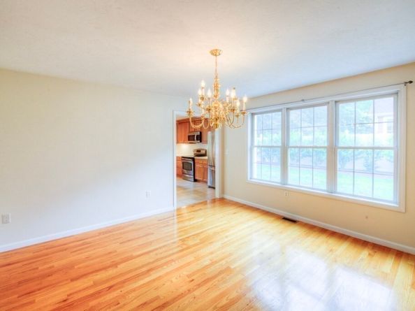 20 Woodridge Rd, Millbury MA 01527