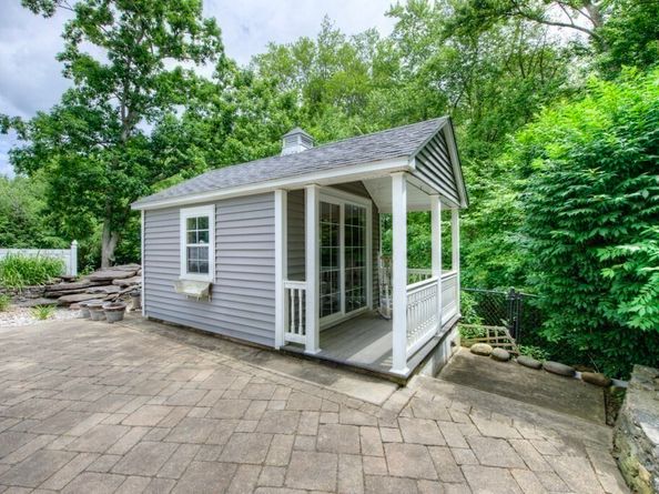 20 Woodridge Rd, Millbury MA 01527