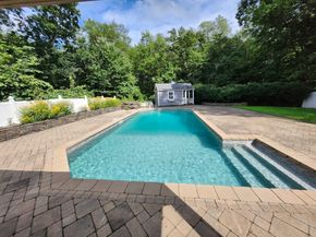 20 Woodridge Rd, Millbury MA 01527