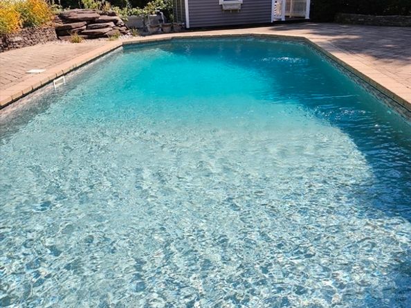 20 Woodridge Rd, Millbury MA 01527