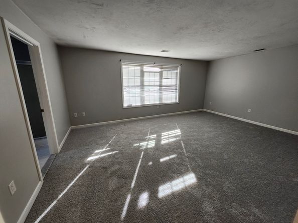 20 Woodridge Rd, Millbury MA 01527