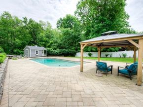 20 Woodridge Rd, Millbury MA 01527