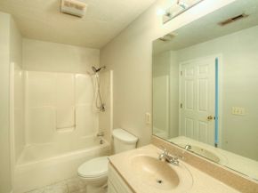 20 Woodridge Rd, Millbury MA 01527