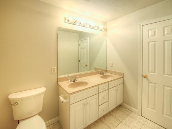 20 Woodridge Rd, Millbury MA 01527