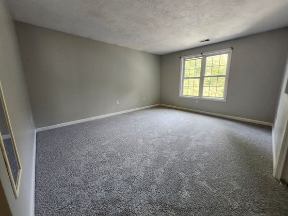 20 Woodridge Rd, Millbury MA 01527