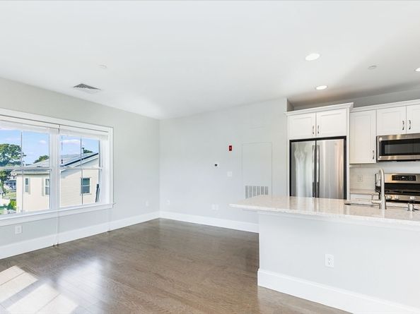 445 Essex Street 304, Swampscott MA 01907
