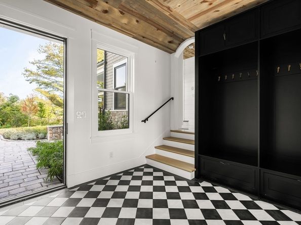 140 Livingstone Ave, Beverly MA 01915