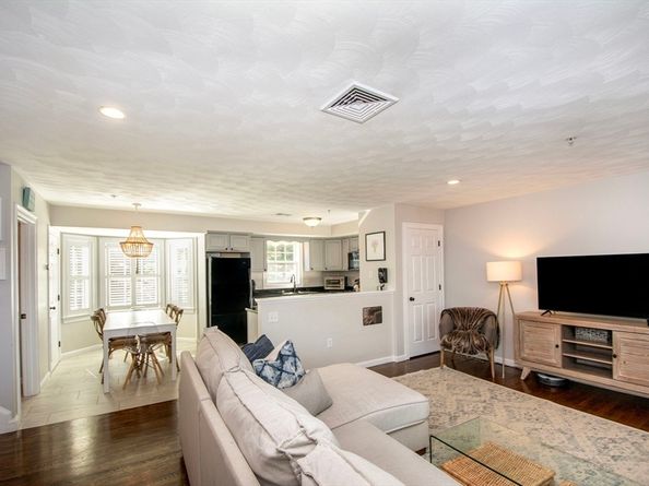 2 Ricciuti Drive 8, Quincy MA 02169