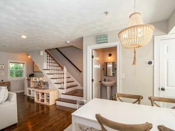 2 Ricciuti Drive 8, Quincy MA 02169