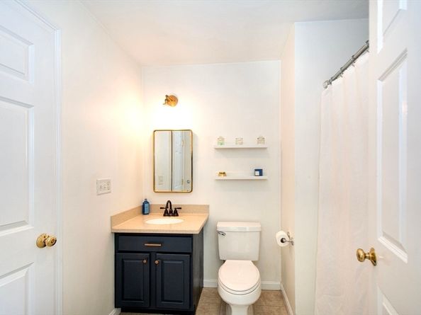 2 Ricciuti Drive 8, Quincy MA 02169