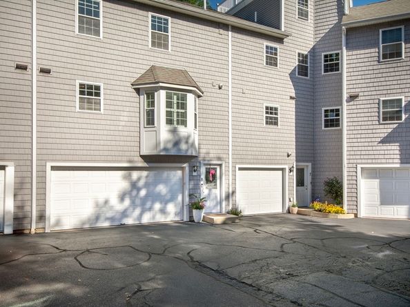 2 Ricciuti Drive 8, Quincy MA 02169