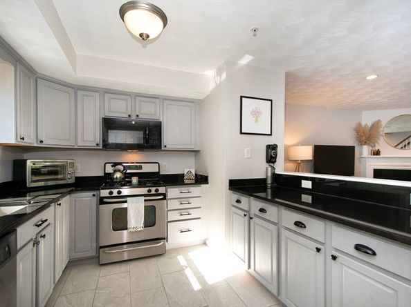 2 Ricciuti Drive 8, Quincy MA 02169