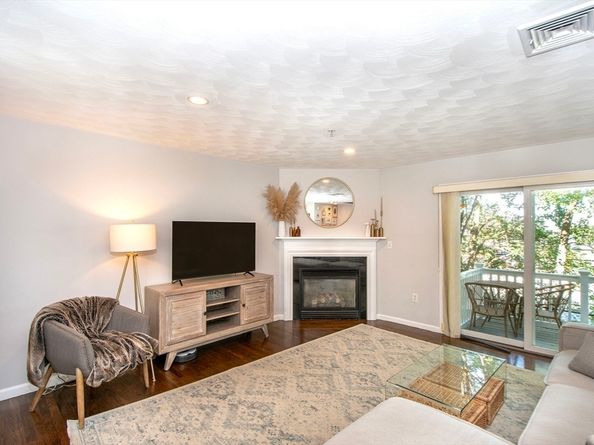 2 Ricciuti Drive 8, Quincy MA 02169