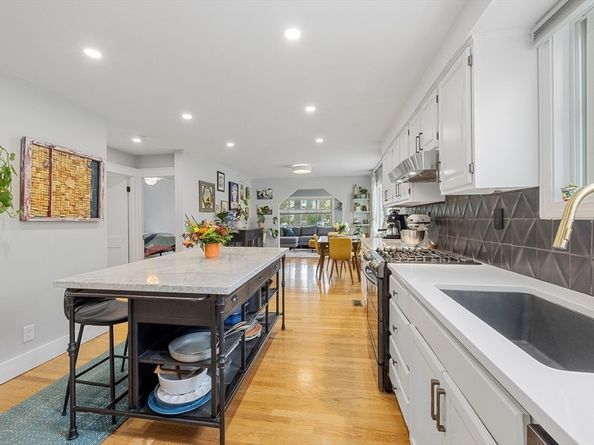94 Rawson Road 94, Arlington MA 02474
