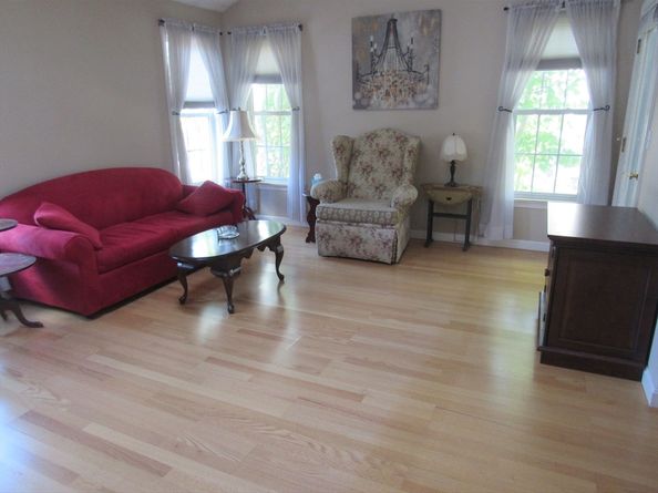 134 Tyson Commons Ln 134, Braintree MA 02184