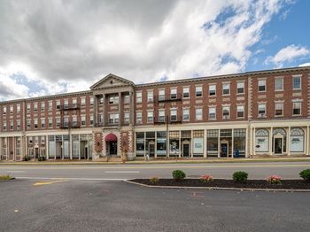 354 N Main St