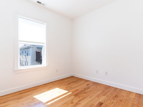 2 Ethel Ave 2, Peabody MA 01960
