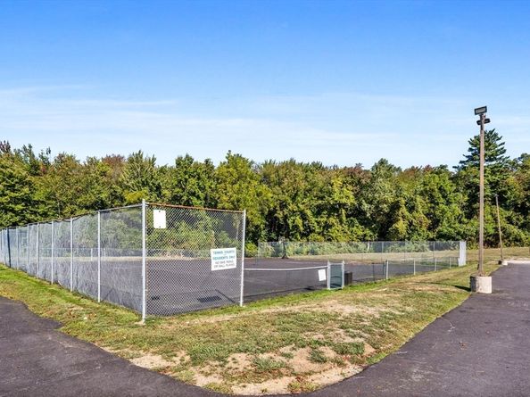 17 Fernwood Dr G, Leominster MA 01453