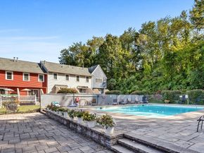 17 Fernwood Dr G, Leominster MA 01453