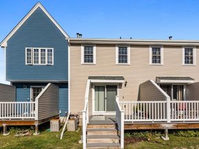 17 Fernwood Dr G, Leominster MA 01453