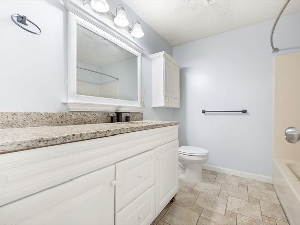 17 Fernwood Dr G, Leominster MA 01453