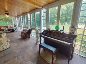 151 Plymouth St, Halifax MA 02338