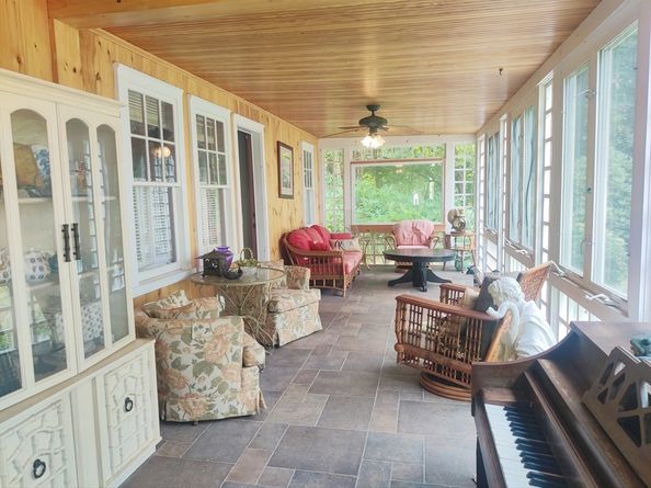 151 Plymouth St, Halifax MA 02338