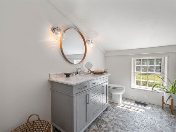 104 Standish St, Duxbury MA 02332