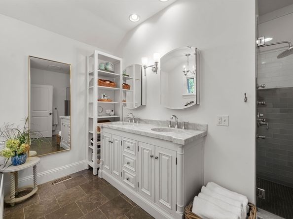 104 Standish St, Duxbury MA 02332