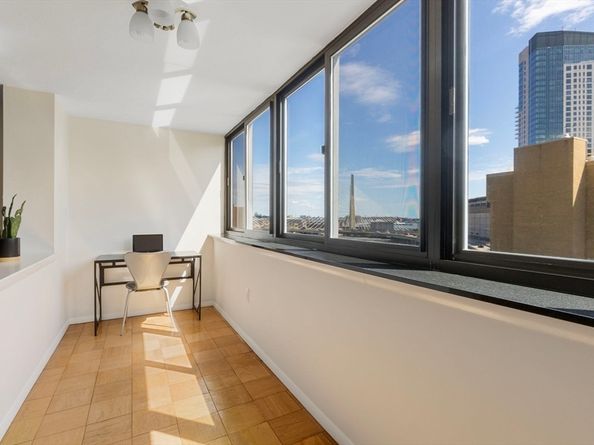 6 Whittier Pl 9H, Boston MA 02114